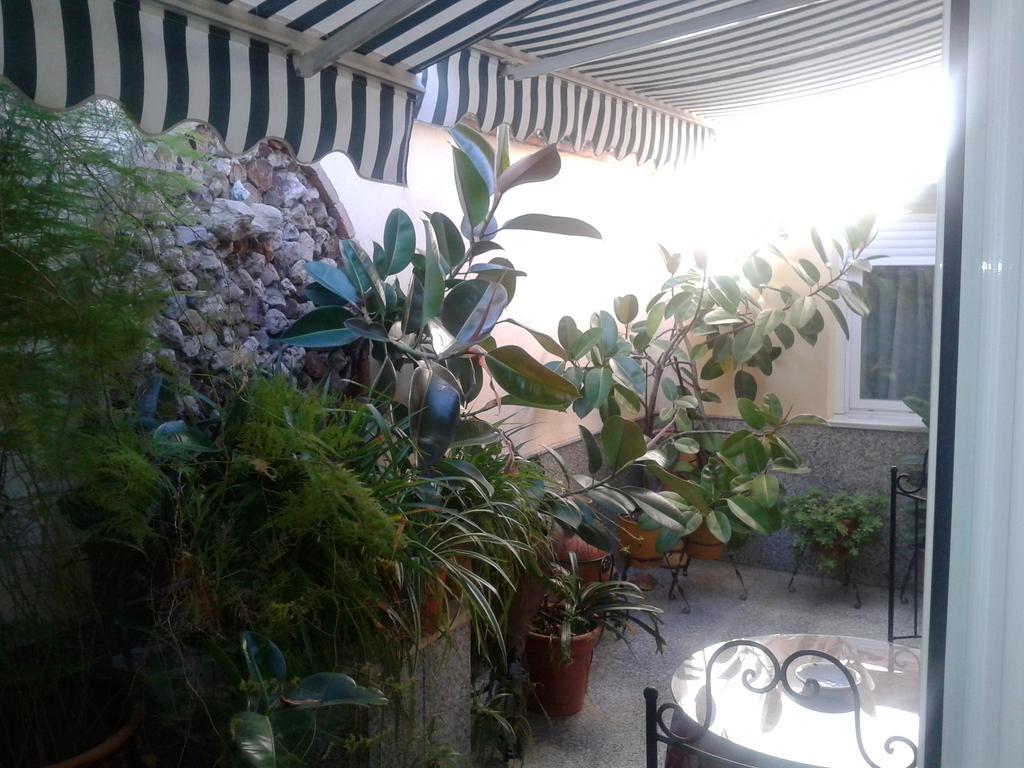 Maximiano Herculeo Córdoba Buitenkant foto